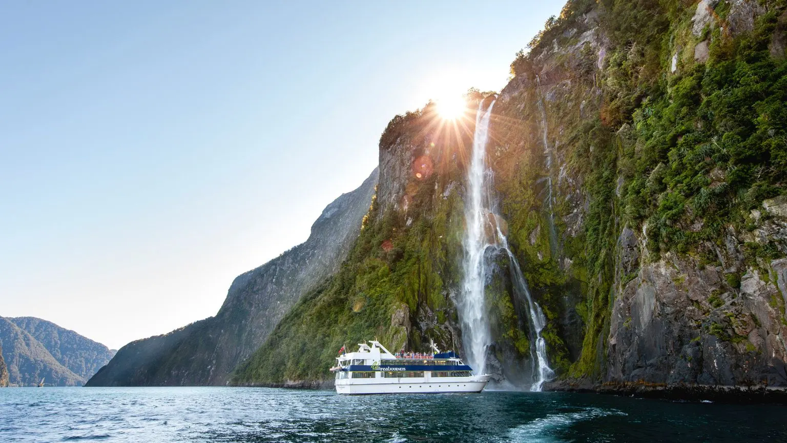 A Cruise Around The Milford Sound 1 A Cruise Around The Milford Sound